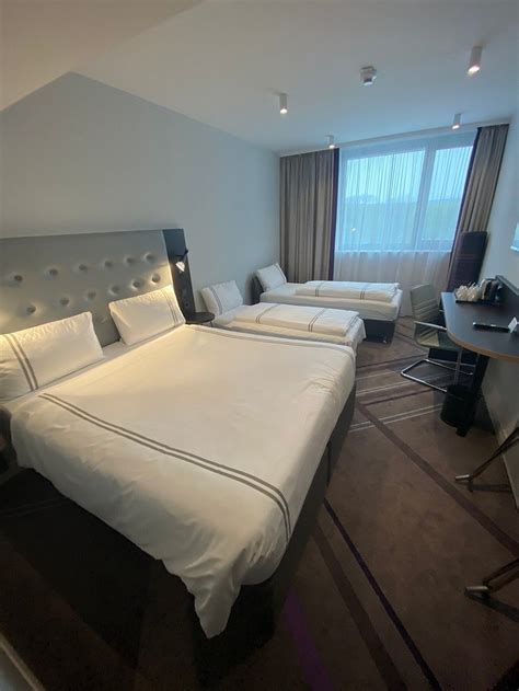 PREMIER INN KARLSRUHE CITY AM WASSERTURM HOTEL - Hotel Reviews, Photos ...