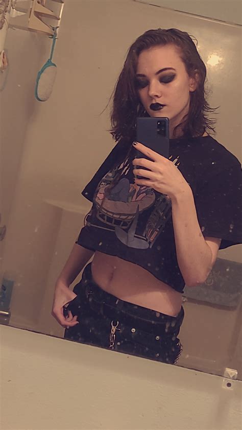 (NB 22) I have severe body dysmorphia so I don't feel pretty. Am I ugly ...