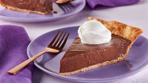 HERSHEY'S Cocoa Cream Pie | Hersheyland