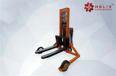 Straddle Leg Type Stacker, Manufacturer from India