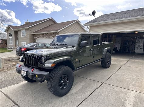 Tinted the windshield | Jeep Gladiator (JT) News, Forum, Community - JeepGladiatorForum.com
