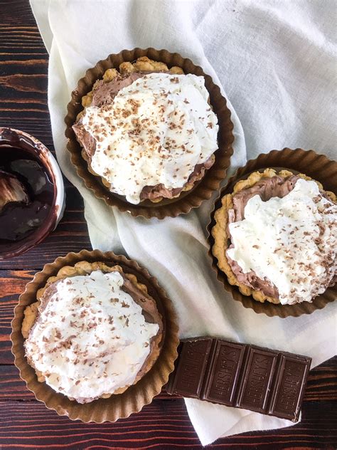 Mini Chocolate Mousse Pies - Kellie Rice Cakes