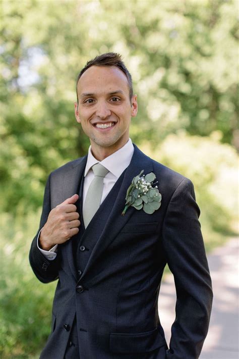 Grey Wedding Suit 的图像结果