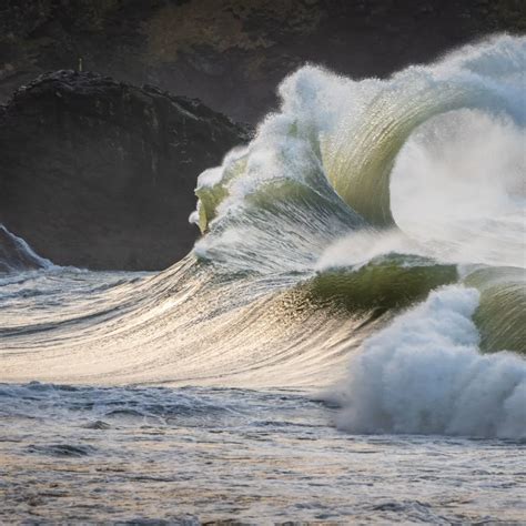 The Biblical Meaning Of Big Waves In Dreams - Bible Wings