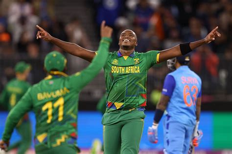 T20 World Cup 2022: Lungi Ngidi bounces India out of Perth and Pakistan ...