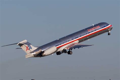 Why The McDonnell Douglas MD-80 Had Such Loud Engines