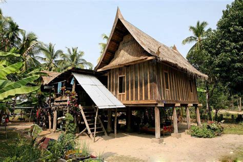 budaya yang berkembang di laos sangat dipengaruhi oleh