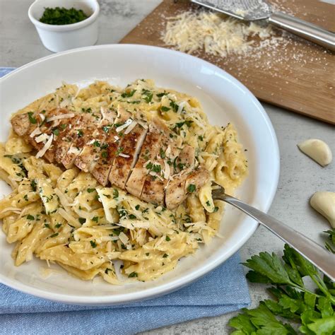 Grilled Chicken Alfredo Pasta - Spoonful of Si
