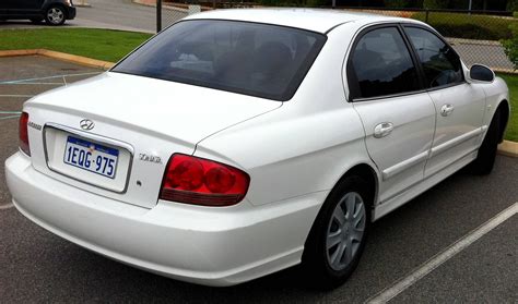 2005 Hyundai Sonata 4-Door Sedan GL I4 Manual