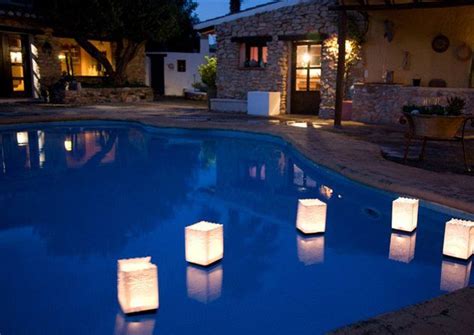 https://i.pinimg.com/736x/b1/96/10/b196109e83f3e6af6abc818eab6871e2--floating-pool-lights-floating-paper-lanterns.jpg