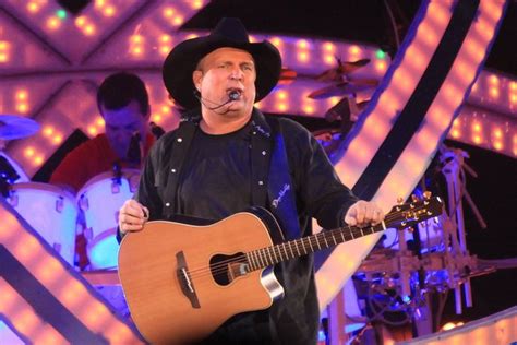 The Garth Brooks World Tour—The Legend Continues — Spoiled Splendid ...