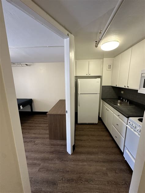 Engelhart Twin Studio: Residential Services - Northwestern University