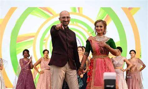 Pictures of Indian Show Director Utsav Dholakia celebrating Azadi Ka ...