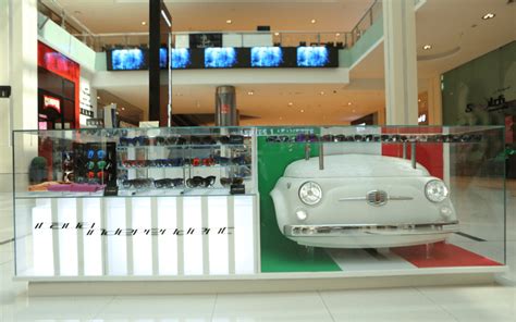 Store Interior 的图像结果