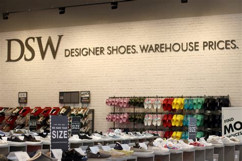 Look inside Hy-Vee's 'entirely reimagined' futuristic store ...