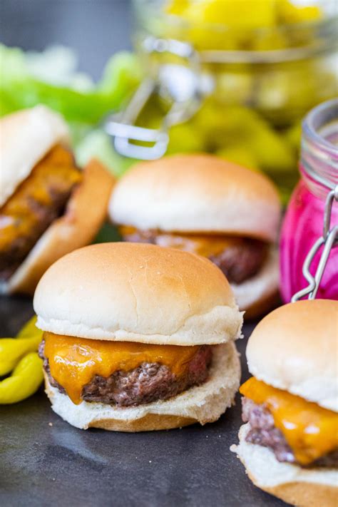 Easy Cheeseburger Sliders - Momsdish
