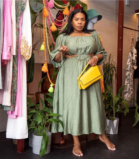 28 Square-Neck Dresses for Summer, Weddings and Beyond | Who What Wear