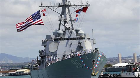 美国“查菲”号驱逐舰发生新冠病毒集体感染 约12名船员检测呈阳性_凤凰网