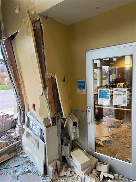 Car crashes into Wisconsin Humane Society Ozaukee Campus