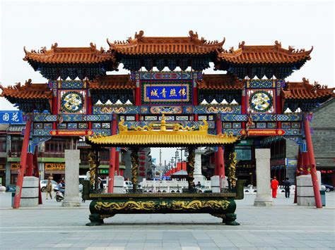 大召寺是中国内蒙古呼和浩特玉泉区南部的一座大藏传佛教寺院|内蒙古|大召寺|蒙古_新浪新闻