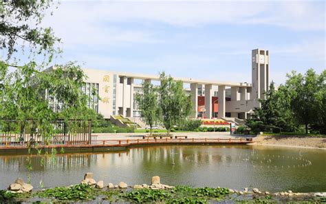 郑州科技学院举行2021届本科生毕业典礼暨学位授予仪式_腾讯新闻