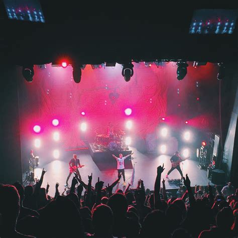 idobi.com - Free Alternative, Pop-Punk, Metal, and Indie Radio Stations