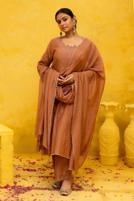 Buy Pink Chanderi Embroidery, Zari Round Neck Resham And Kurta Set For ...