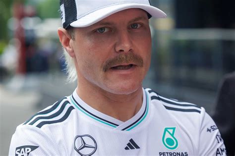 Valtteri Bottas sai karun yllätyksen - "Tiesin, että Kimi tekee niin"