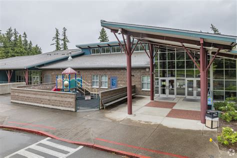 Pinecrest Elementary School in Bremerton, WA - Homes.com
