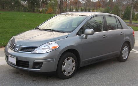 File:Nissan Versa 1.8S sedan.jpg - Wikimedia Commons