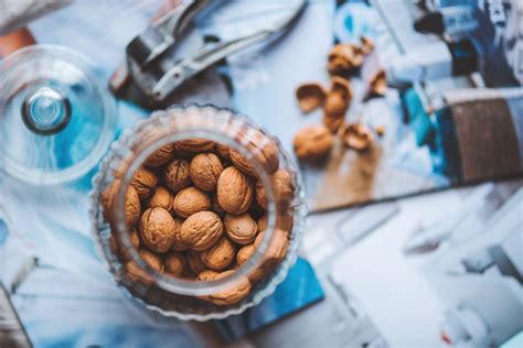 8 Healthy Nuts And Seeds You Should Eat Every Day - LifeHack