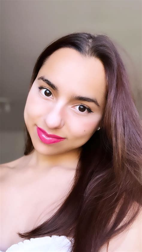 Petit Latin girl 💕 (f20) : r/petite