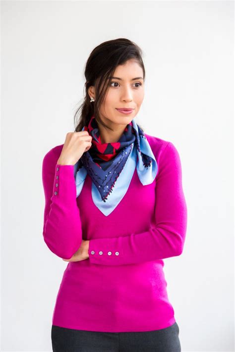 Attractive Woman Business Casual 的图像结果