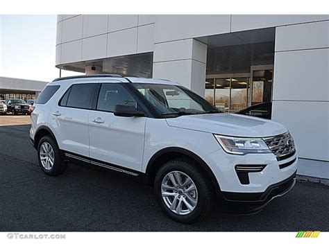 2018 Oxford White Ford Explorer XLT 4WD #124622470 | GTCarLot.com - Car Color Galleries