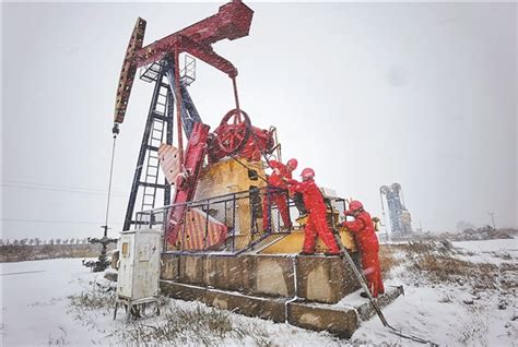 2022年，中国石油新疆油田公司，产量当量首次突破1700万吨……|新疆|中国石油_新浪新闻