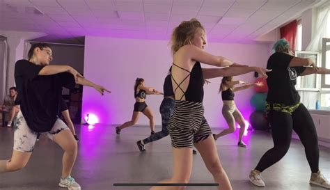 Image result for Clapping TWERK Tutorial