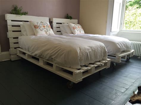 10+ Wooden Pallet Bed Frame