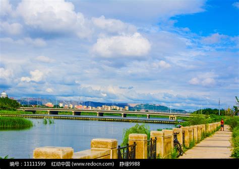 鞍山万水河石桥河岸人行路建筑高清图片下载_红动中国