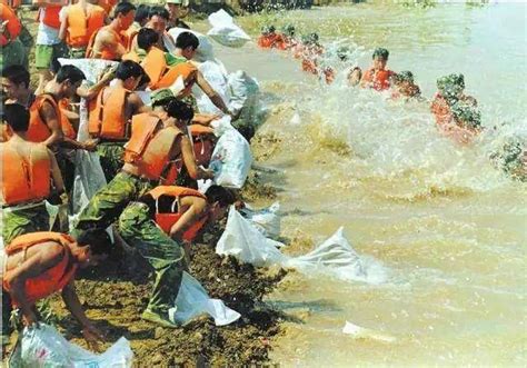 回首1998长江特大洪水：八张老照片告诉你当年何其凶险_【快资讯】