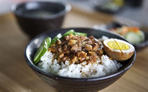 做一碗肉香汁浓的—台湾肉燥饭