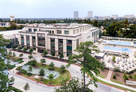 Life Time Fitness | KW Landscape Architects