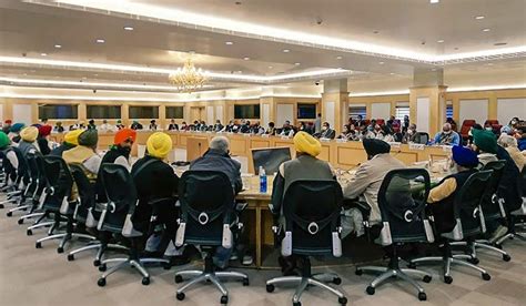 dakshinaavart too much democracy amitabh kant out of text