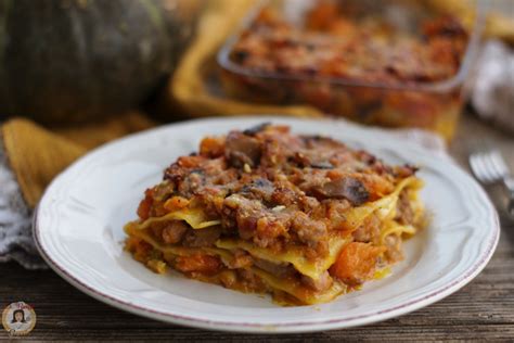 Lasagne zucca funghi e salsiccia   Pasta al forno facile  