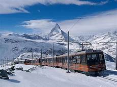 treno a cremagliera svizzera gornergrat e zermatt tra montagne e ghiacciai in svizzera treno a cremagliera svizzera gornergrat e zermatt tra montagne e ghiacciai in svizzera