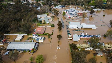 Rising Waters Again Force Evacuations and Spread Misery in Australia - The New York Times