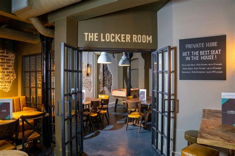 Hire The locker room, Bar Kick, London • HeadBox