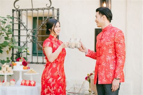 10 Chinese Wedding Traditions - Symbol Sage