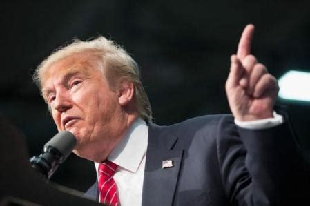 Una modelo negra demanda a Donald Trump por tratarla “como una esclava”