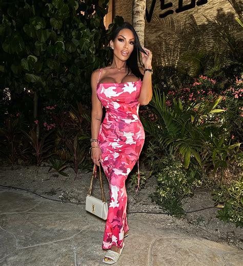 Camila Cruz Escobar (@camicescobar_) • Instagram photos and videos