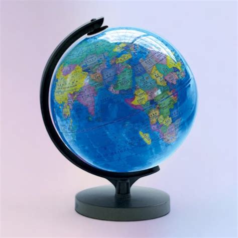 White World Globe 的图像结果